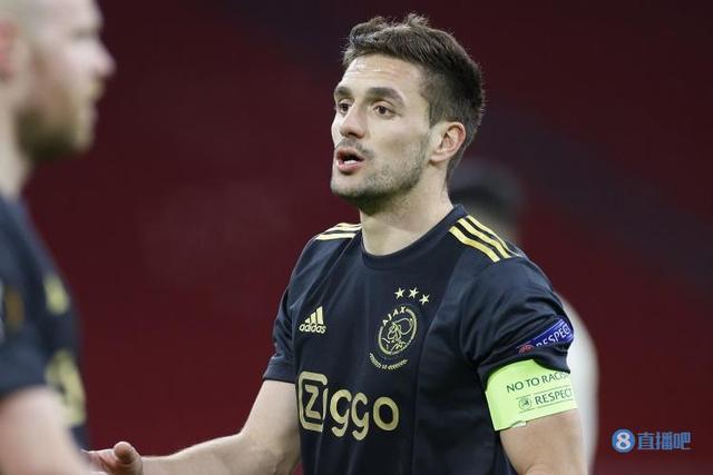 在赛后接受 在赛后接受